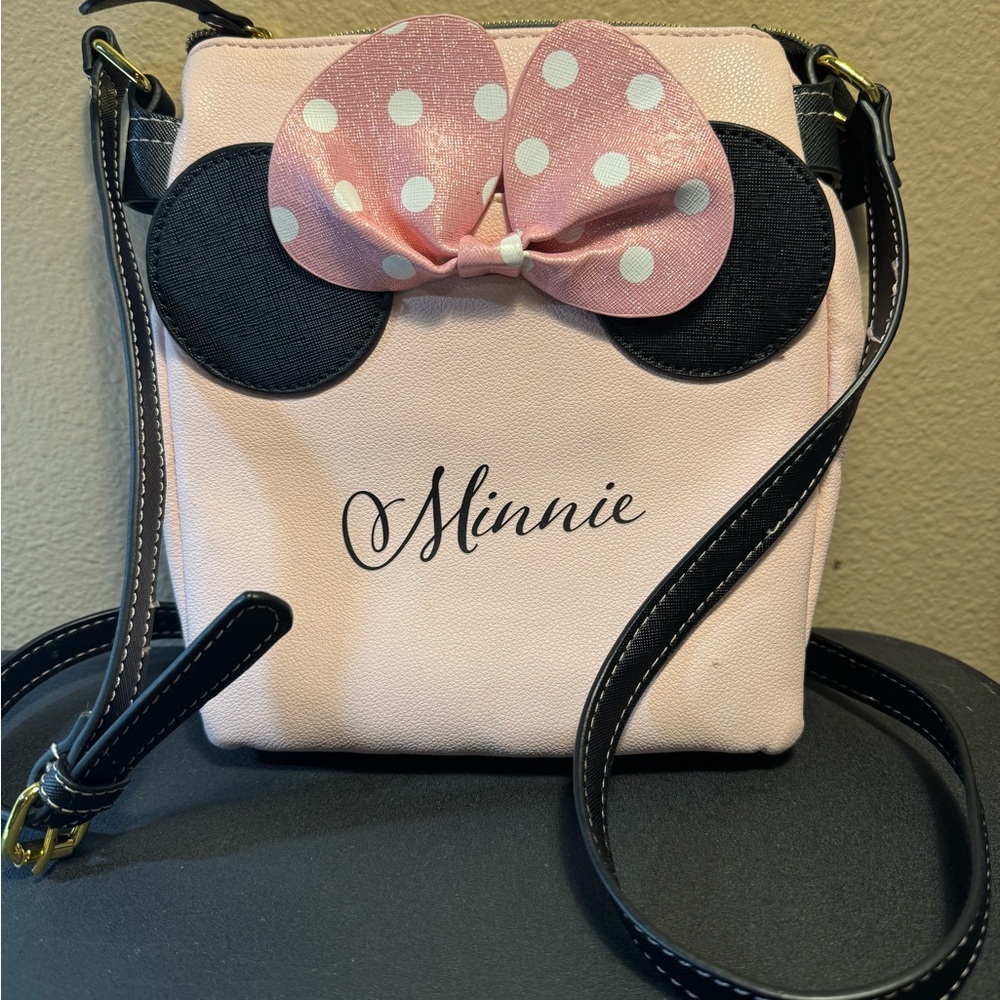 Danielle Nicole Minnie Mouse Pink and Black Crossbody Bag